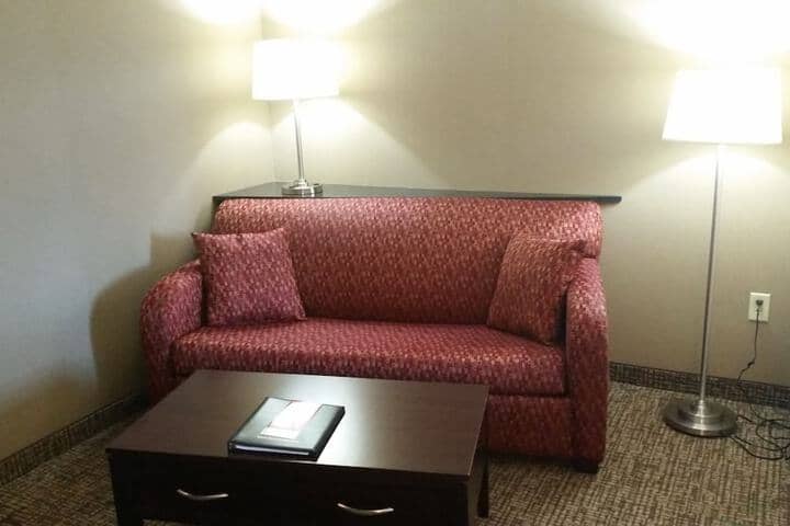 Room 34 of 76