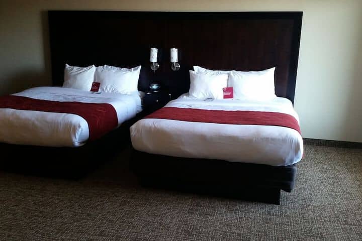 Room 11 of 76