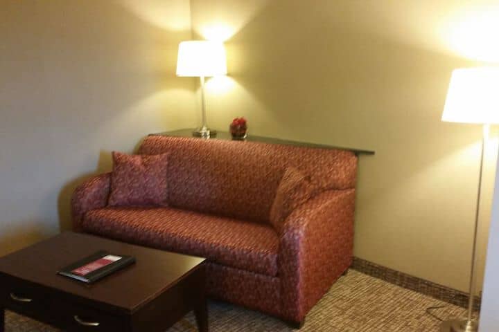 Room 33 of 76