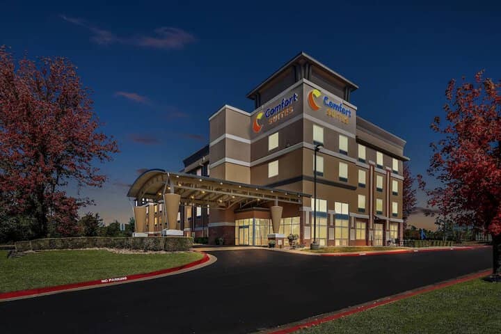Hotel 74 of 76