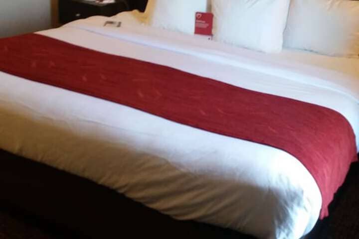 Room 10 of 76