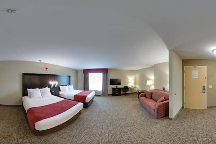 Room 16 of 76