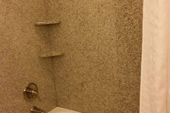Room 43 of 76